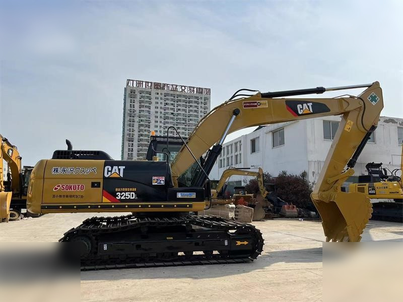 CATERPILLAR 325DL - Vikšrinis ekskavatorius: foto 3 CATERPILLAR 325DL - Vikšrinis ekskavatorius: foto 3