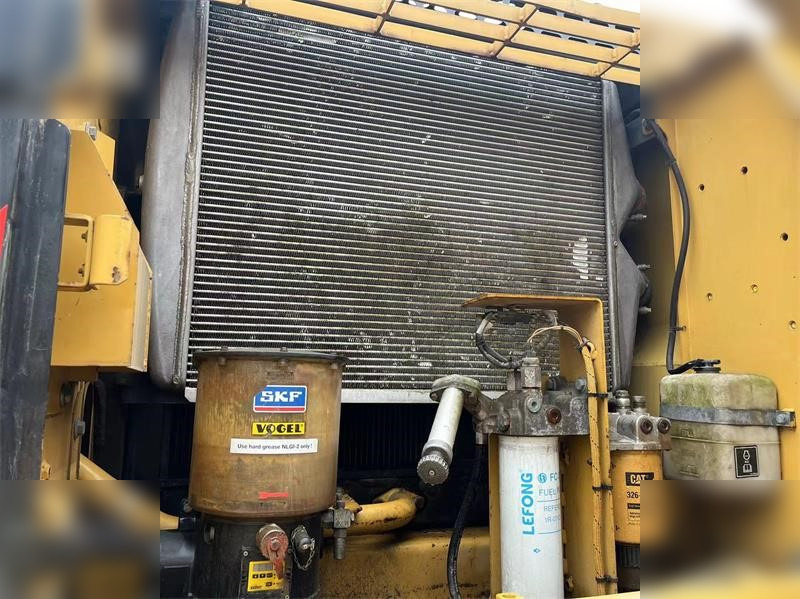 CATERPILLAR 329D - Vikšrinis ekskavatorius: foto 5 CATERPILLAR 329D - Vikšrinis ekskavatorius: foto 5