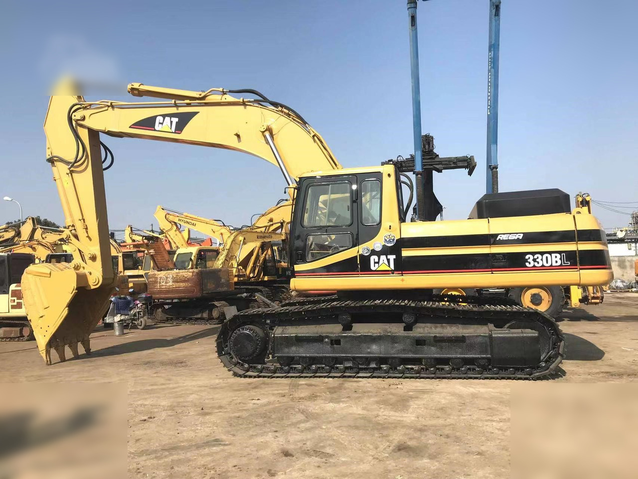 CATERPILLAR 330BL - Vikšrinis ekskavatorius: foto 3 CATERPILLAR 330BL - Vikšrinis ekskavatorius: foto 3