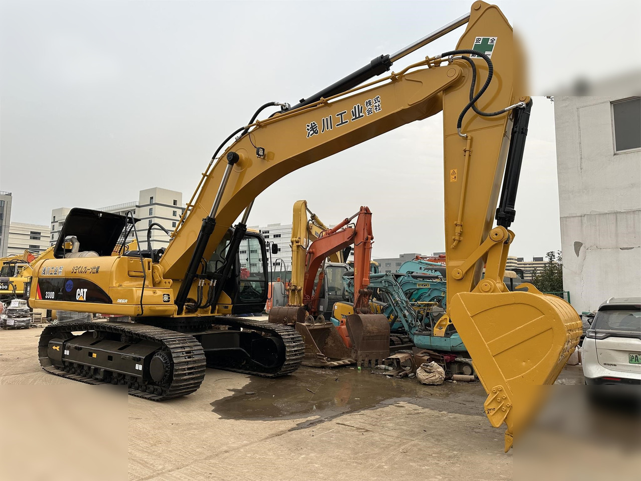 CATERPILLAR 330D - Vikšrinis ekskavatorius: foto 1 CATERPILLAR 330D - Vikšrinis ekskavatorius: foto 1