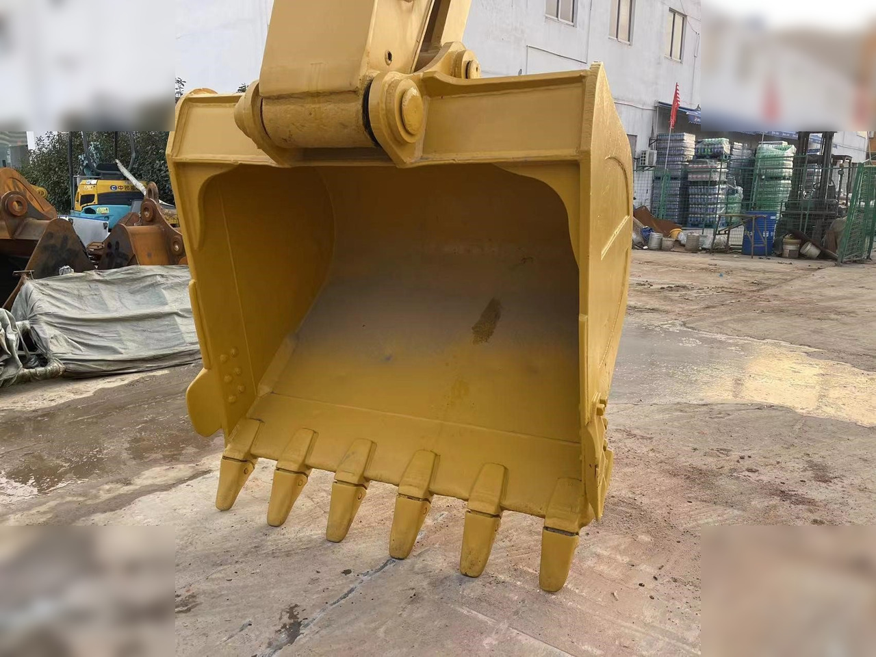 CATERPILLAR 330D - Vikšrinis ekskavatorius: foto 5 CATERPILLAR 330D - Vikšrinis ekskavatorius: foto 5