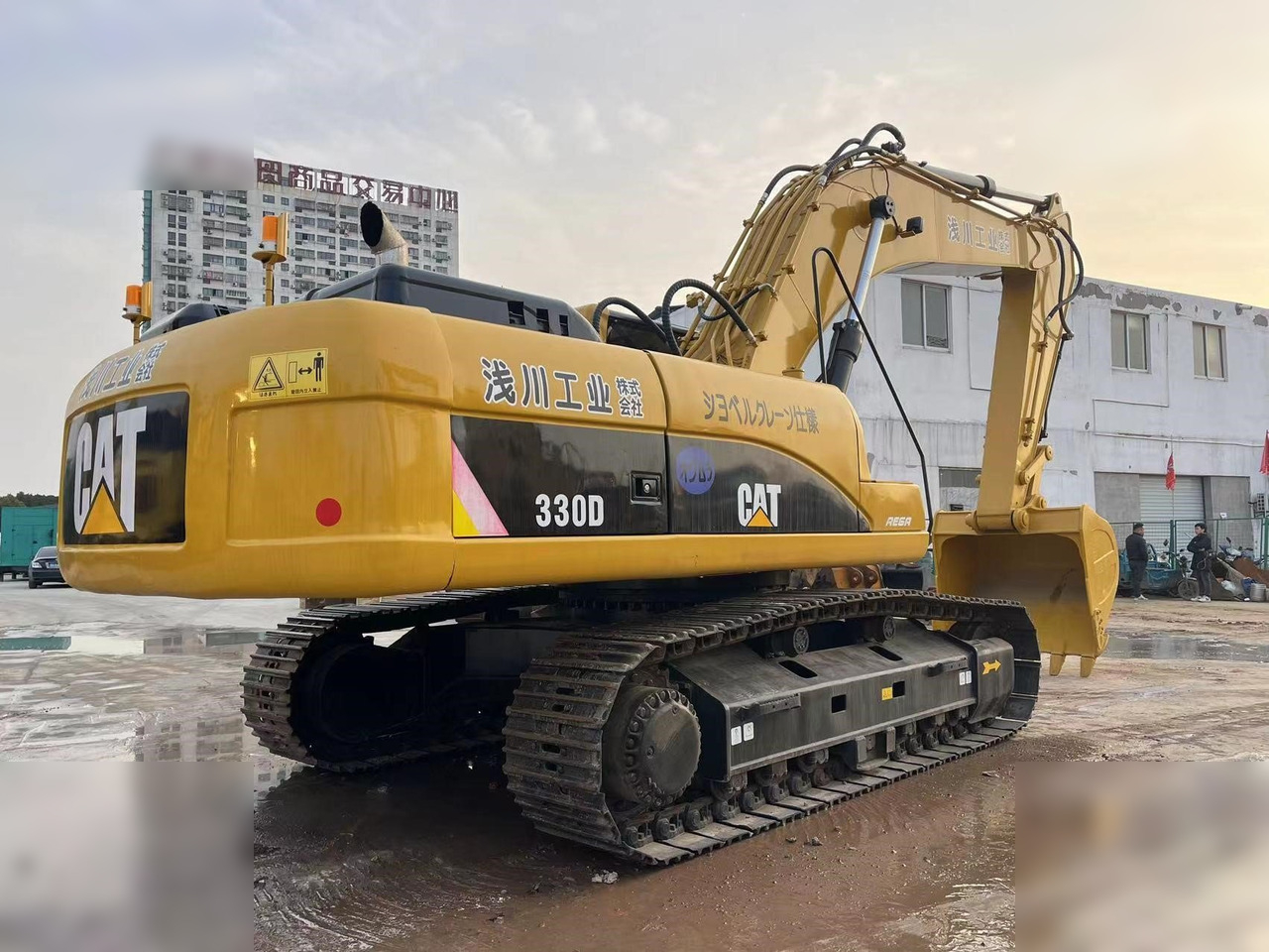 CATERPILLAR 330D - Vikšrinis ekskavatorius: foto 4 CATERPILLAR 330D - Vikšrinis ekskavatorius: foto 4