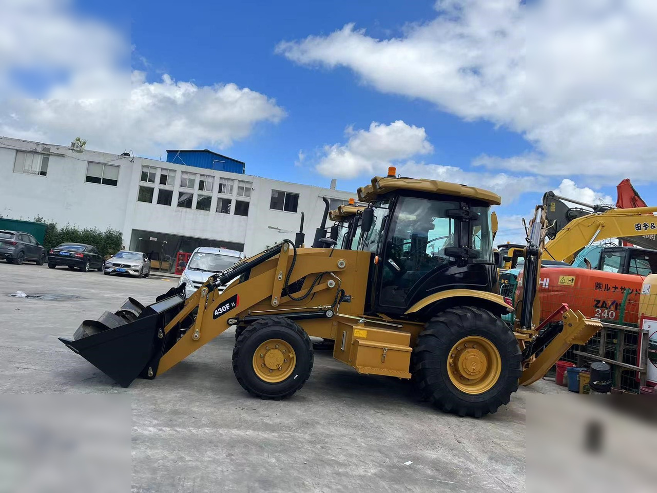 CATERPILLAR 430F2 - Ekskavatorius-krautuvas: foto 1 CATERPILLAR 430F2 - Ekskavatorius-krautuvas: foto 1