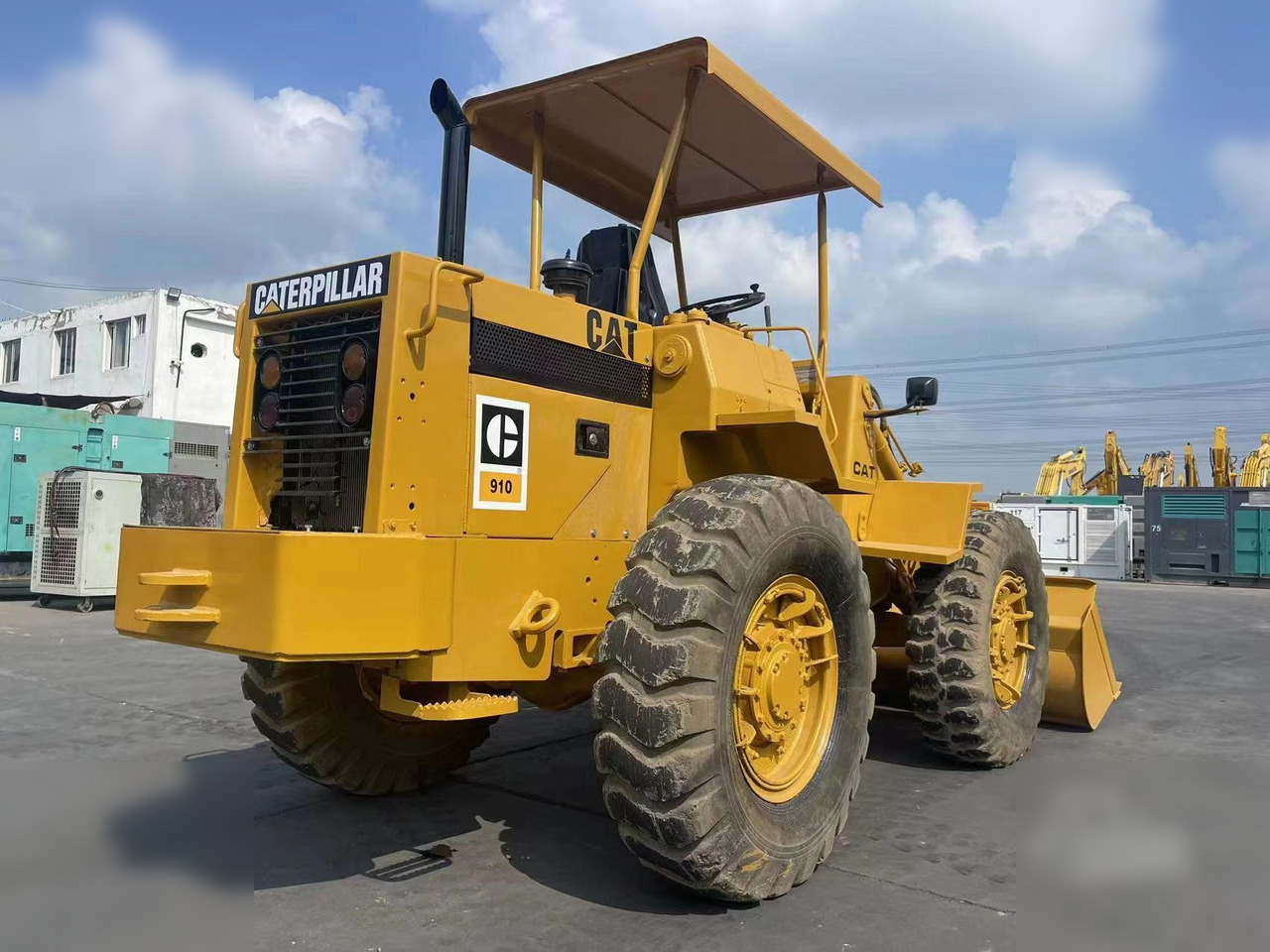 CATERPILLAR 910 - Ratinis krautuvas: foto 3 CATERPILLAR 910 - Ratinis krautuvas: foto 3