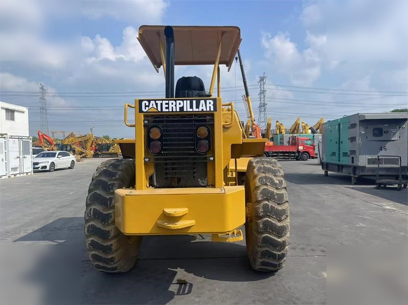 CATERPILLAR 910 - Ratinis krautuvas: foto 4 CATERPILLAR 910 - Ratinis krautuvas: foto 4