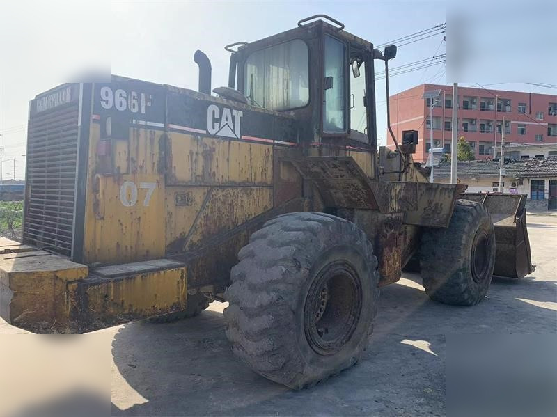 CATERPILLAR 966F - Ratinis krautuvas: foto 1 CATERPILLAR 966F - Ratinis krautuvas: foto 1