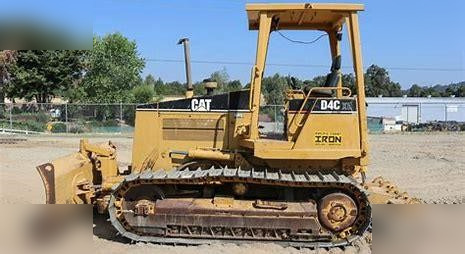 CATERPILLAR D4C - Buldozeris: foto 1 CATERPILLAR D4C - Buldozeris: foto 1