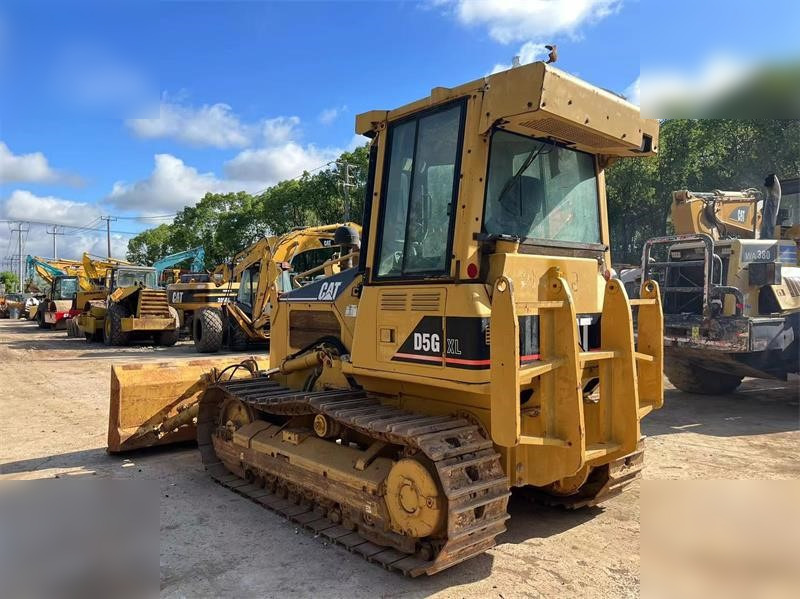 CATERPILLAR D5G XL - Buldozeris: foto 2 CATERPILLAR D5G XL - Buldozeris: foto 2