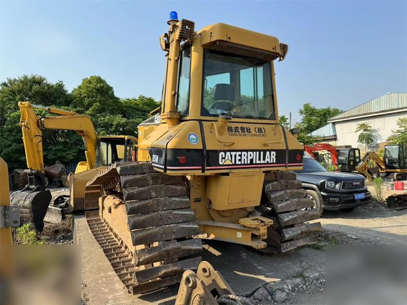 CATERPILLAR D5N - Buldozeris: foto 4 CATERPILLAR D5N - Buldozeris: foto 4