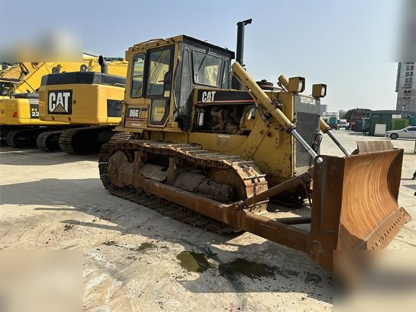 CATERPILLAR D6G - Buldozeris: foto 2 CATERPILLAR D6G - Buldozeris: foto 2