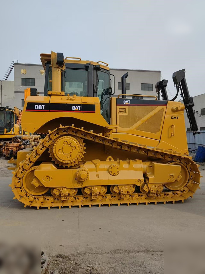 CATERPILLAR D8T - Buldozeris: foto 1 CATERPILLAR D8T - Buldozeris: foto 1
