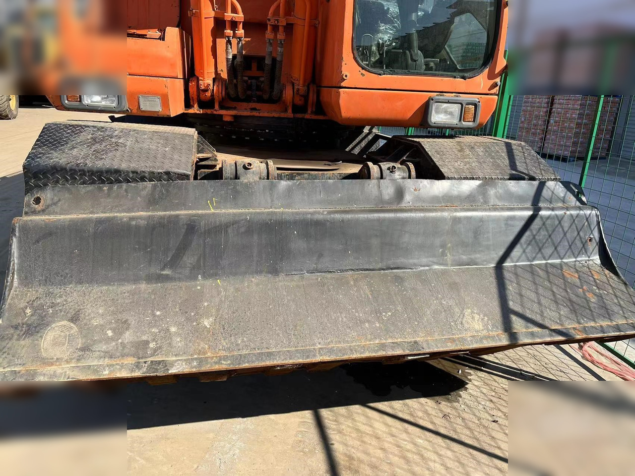 DOOSAN DH210W-7 - Ratinis ekskavatorius: foto 4 DOOSAN DH210W-7 - Ratinis ekskavatorius: foto 4