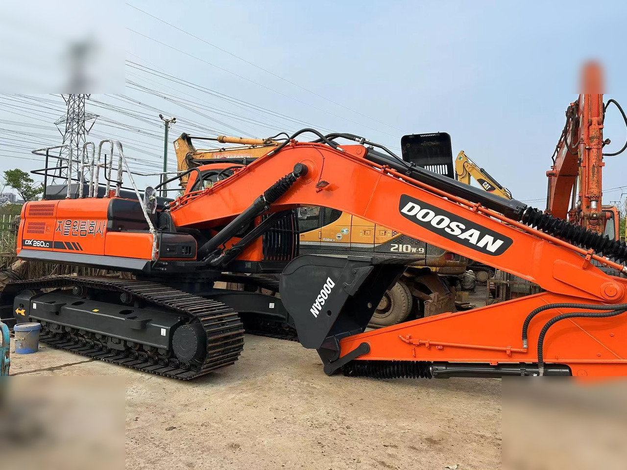 DOOSAN DX260 LC - Vikšrinis ekskavatorius: foto 2 DOOSAN DX260 LC - Vikšrinis ekskavatorius: foto 2