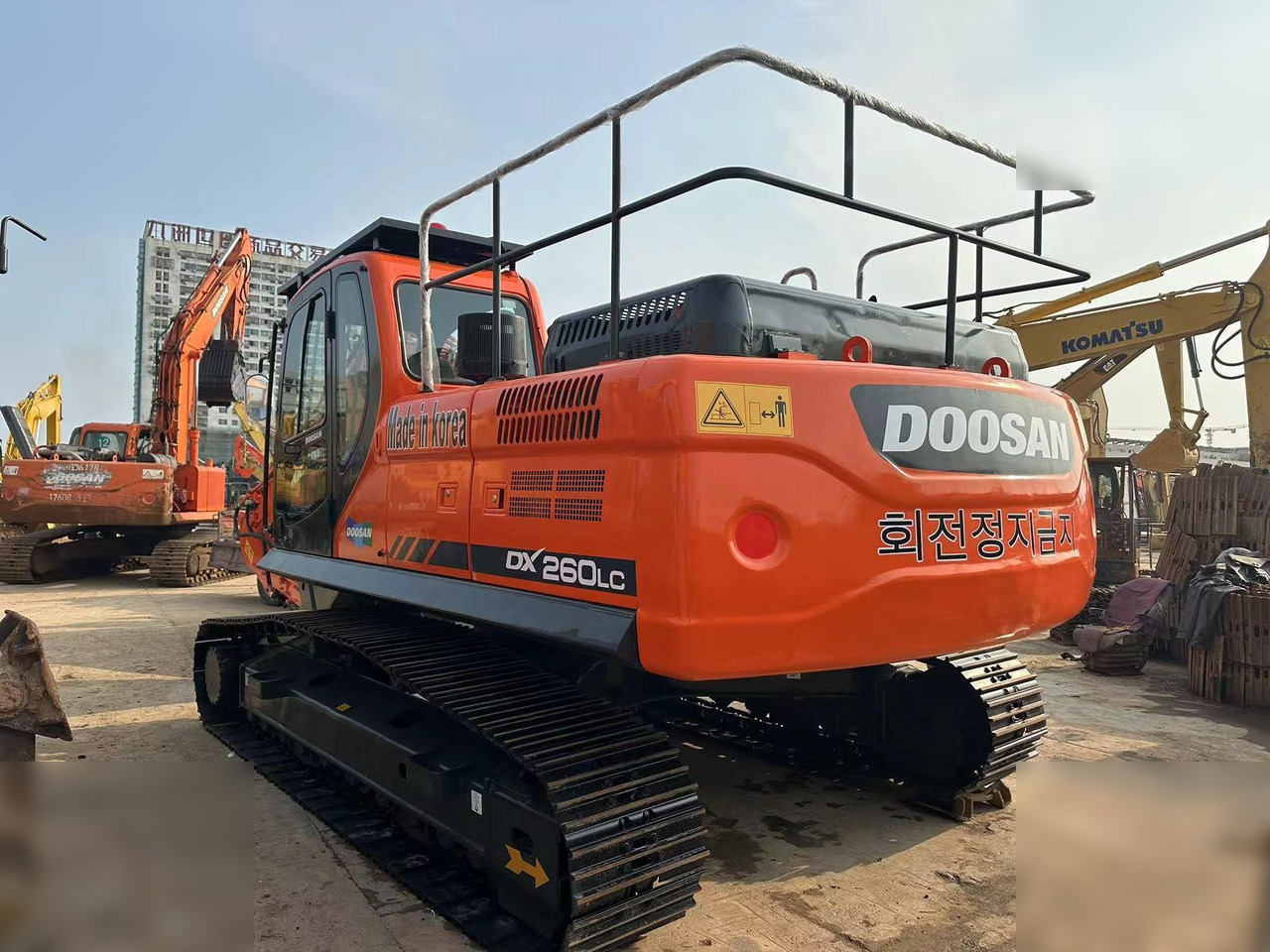 DOOSAN DX260 LC - Vikšrinis ekskavatorius: foto 3 DOOSAN DX260 LC - Vikšrinis ekskavatorius: foto 3