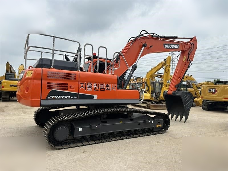 DOOSAN DX260 LC - Vikšrinis ekskavatorius: foto 2 DOOSAN DX260 LC - Vikšrinis ekskavatorius: foto 2