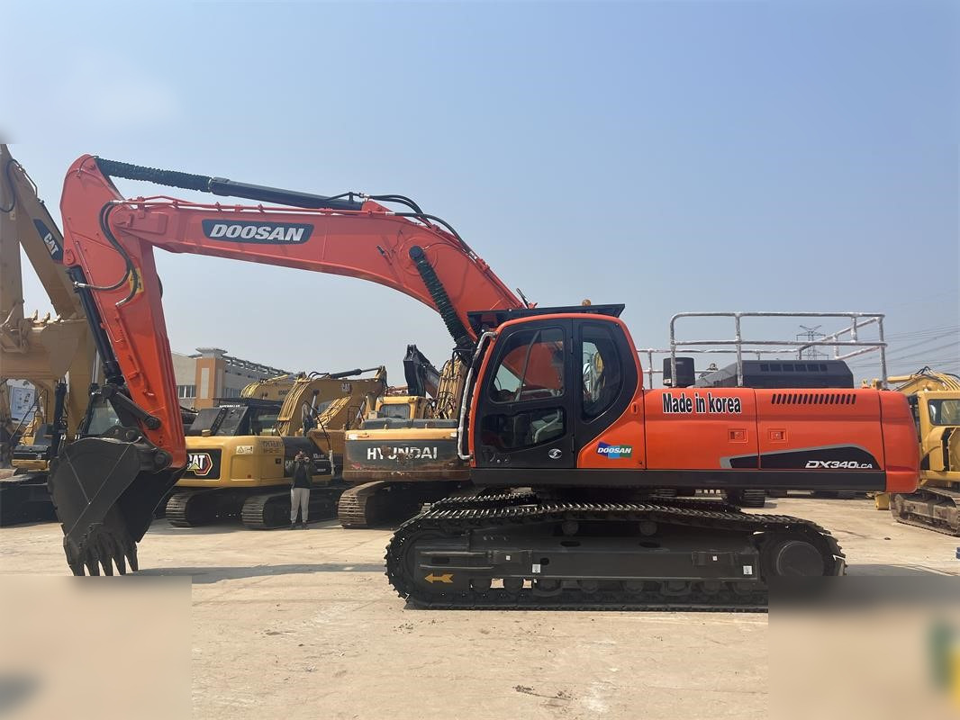 DOOSAN DX340 LCA - Vikšrinis ekskavatorius: foto 1 DOOSAN DX340 LCA - Vikšrinis ekskavatorius: foto 1