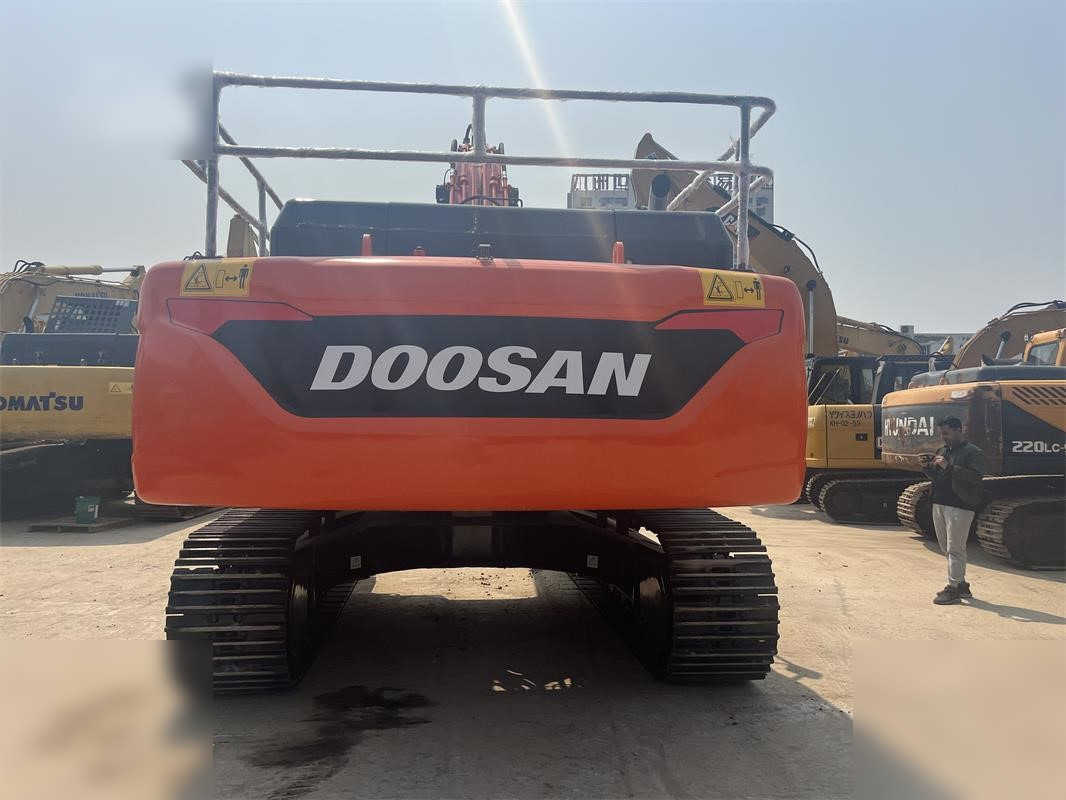 DOOSAN DX340 LCA - Vikšrinis ekskavatorius: foto 3 DOOSAN DX340 LCA - Vikšrinis ekskavatorius: foto 3