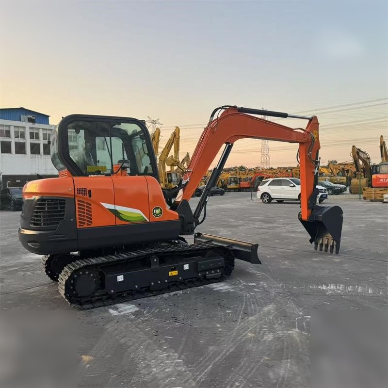 DOOSAN DX60E-10N - Vikšrinis ekskavatorius: foto 4 DOOSAN DX60E-10N - Vikšrinis ekskavatorius: foto 4
