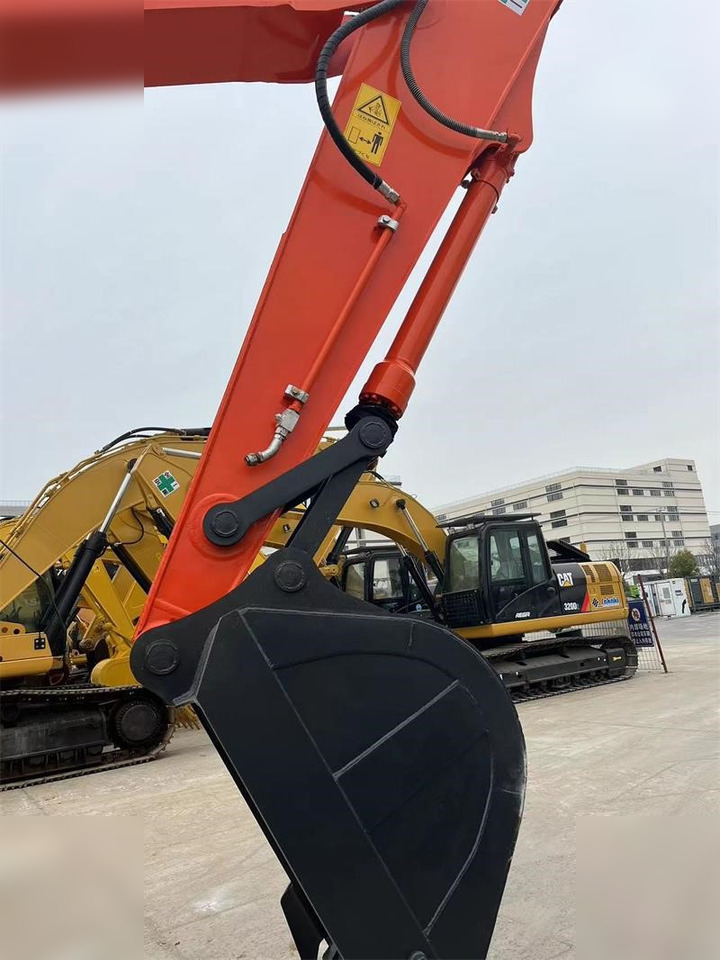 Vikšrinis ekskavatorius HITACHI ZX200-3: foto 8
