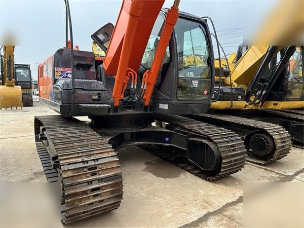 HITACHI ZX200-3G - Vikšrinis ekskavatorius: foto 2 HITACHI ZX200-3G - Vikšrinis ekskavatorius: foto 2