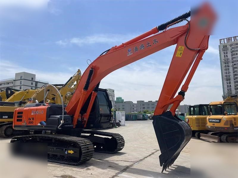 HITACHI ZX200 - Vikšrinis ekskavatorius: foto 4 HITACHI ZX200 - Vikšrinis ekskavatorius: foto 4