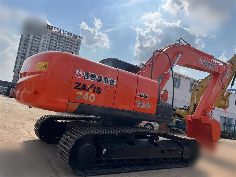 HITACHI ZX240-3 - Vikšrinis ekskavatorius: foto 2 HITACHI ZX240-3 - Vikšrinis ekskavatorius: foto 2