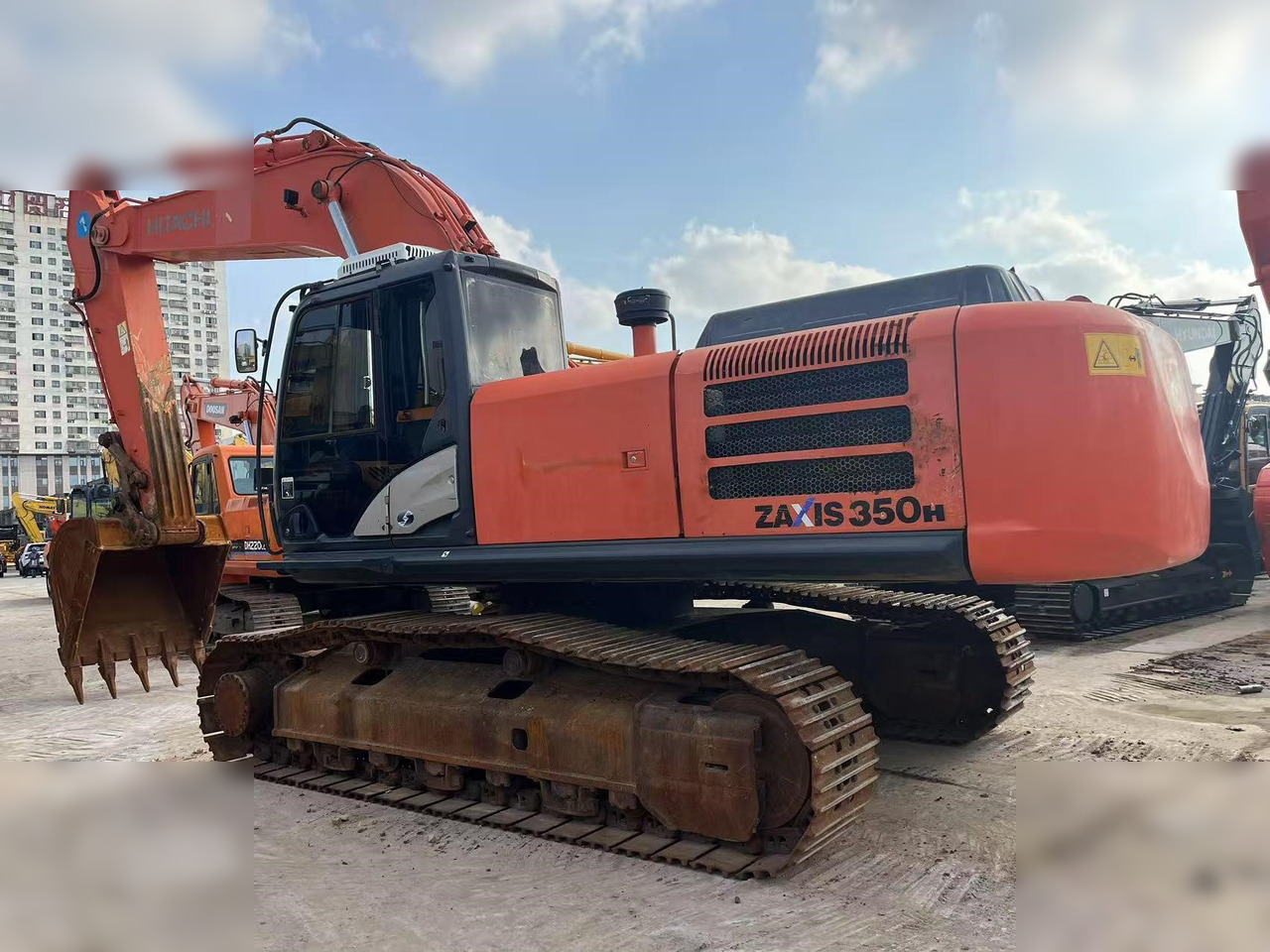 HITACHI ZX350H-5G - Vikšrinis ekskavatorius: foto 1 HITACHI ZX350H-5G - Vikšrinis ekskavatorius: foto 1