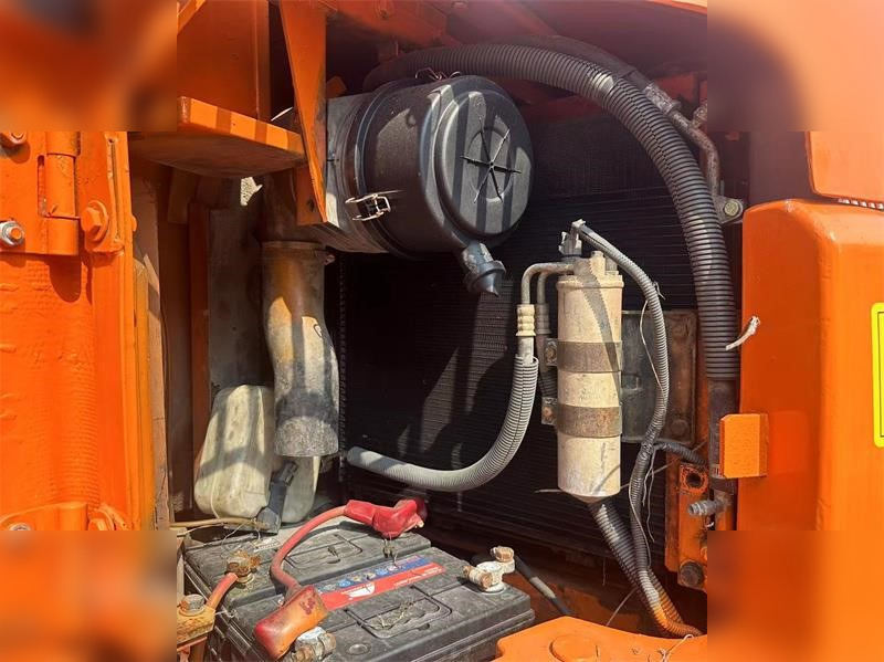 HITACHI ZX75US - Vikšrinis ekskavatorius: foto 5 HITACHI ZX75US - Vikšrinis ekskavatorius: foto 5