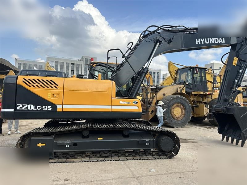 HYUNDAI ROBEX 220 LC-9S - Vikšrinis ekskavatorius: foto 5 HYUNDAI ROBEX 220 LC-9S - Vikšrinis ekskavatorius: foto 5