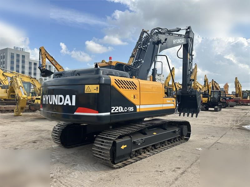 HYUNDAI ROBEX 220 LC-9S - Vikšrinis ekskavatorius: foto 2 HYUNDAI ROBEX 220 LC-9S - Vikšrinis ekskavatorius: foto 2