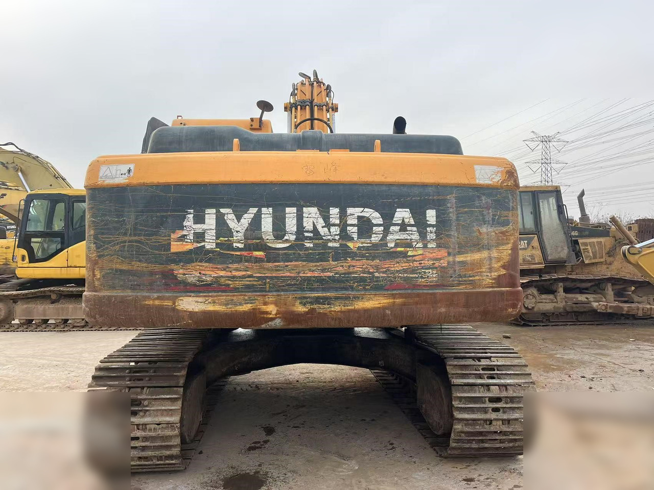 HYUNDAI ROBEX 220 LC-9S - Vikšrinis ekskavatorius: foto 3 HYUNDAI ROBEX 220 LC-9S - Vikšrinis ekskavatorius: foto 3