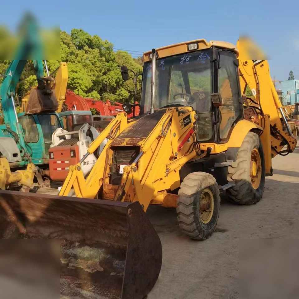 JCB 3CX - Ekskavatorius-krautuvas: foto 1 JCB 3CX - Ekskavatorius-krautuvas: foto 1
