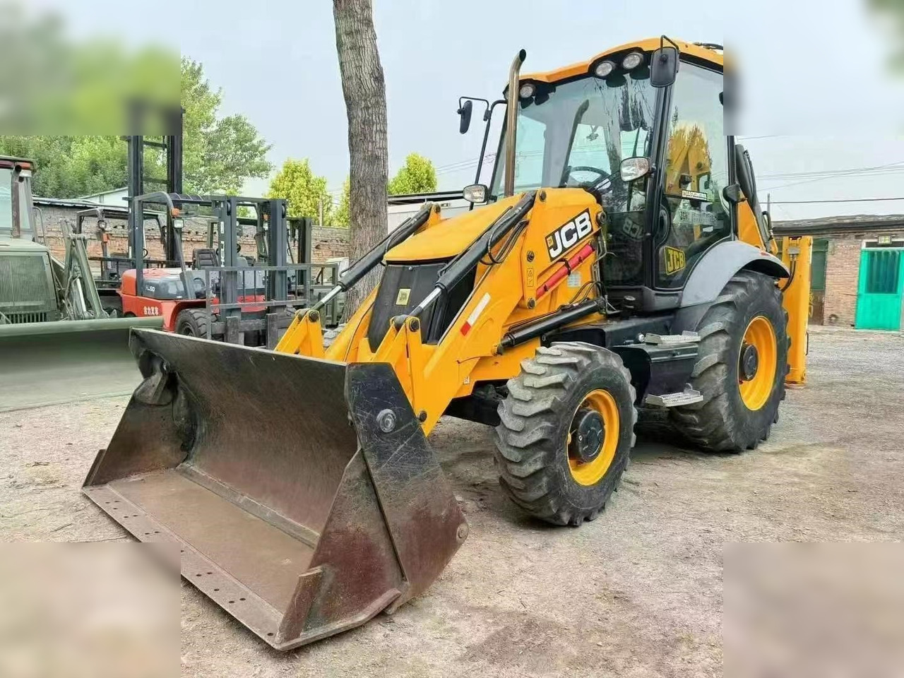 JCB 3CX - Ekskavatorius-krautuvas: foto 2 JCB 3CX - Ekskavatorius-krautuvas: foto 2