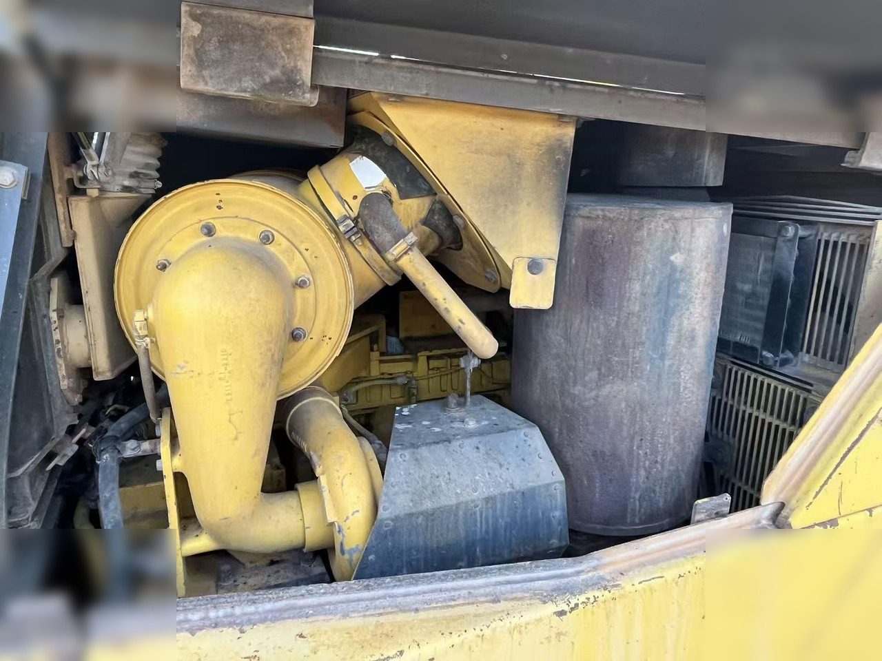 KOMATSU D155A-5 - Buldozeris: foto 5 KOMATSU D155A-5 - Buldozeris: foto 5