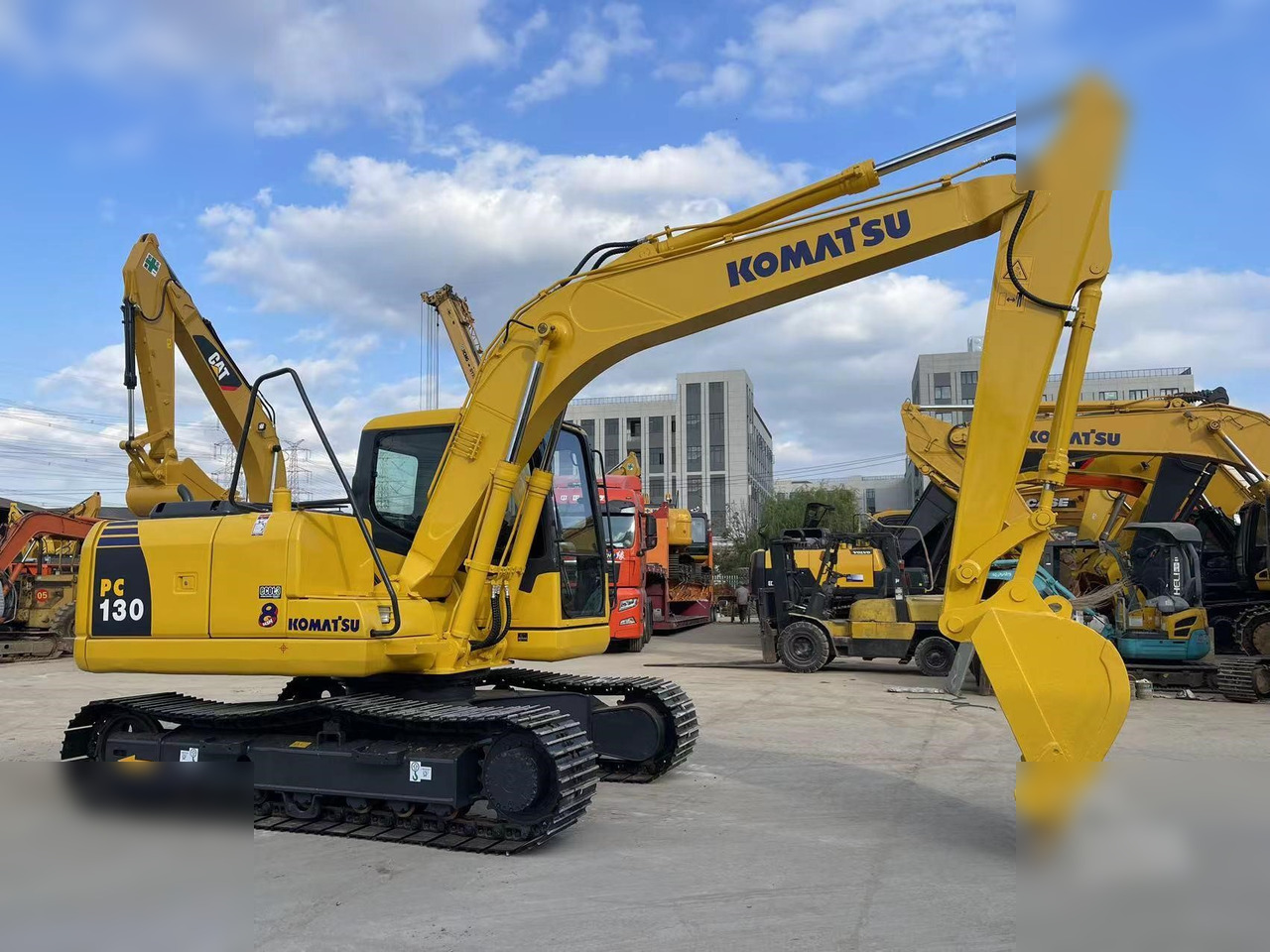 KOMATSU PC130-7 - Vikšrinis ekskavatorius: foto 2 KOMATSU PC130-7 - Vikšrinis ekskavatorius: foto 2