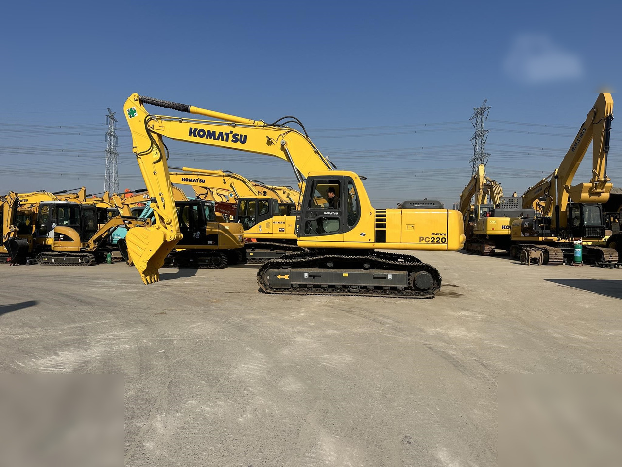 KOMATSU PC220-6 - Vikšrinis ekskavatorius: foto 1 KOMATSU PC220-6 - Vikšrinis ekskavatorius: foto 1