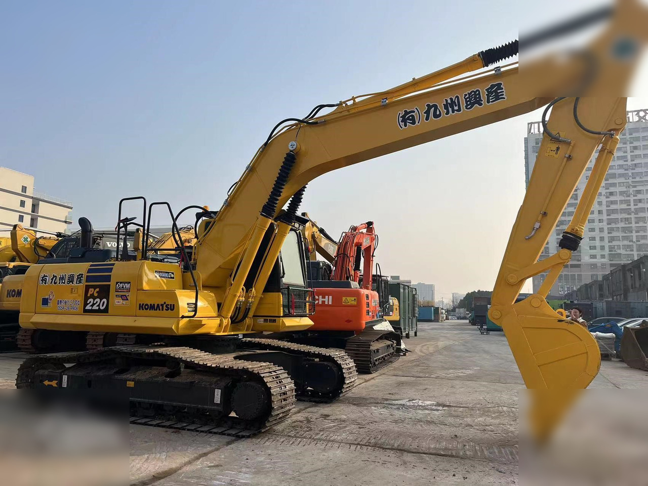 KOMATSU PC220-8M0 - Vikšrinis ekskavatorius: foto 5 KOMATSU PC220-8M0 - Vikšrinis ekskavatorius: foto 5