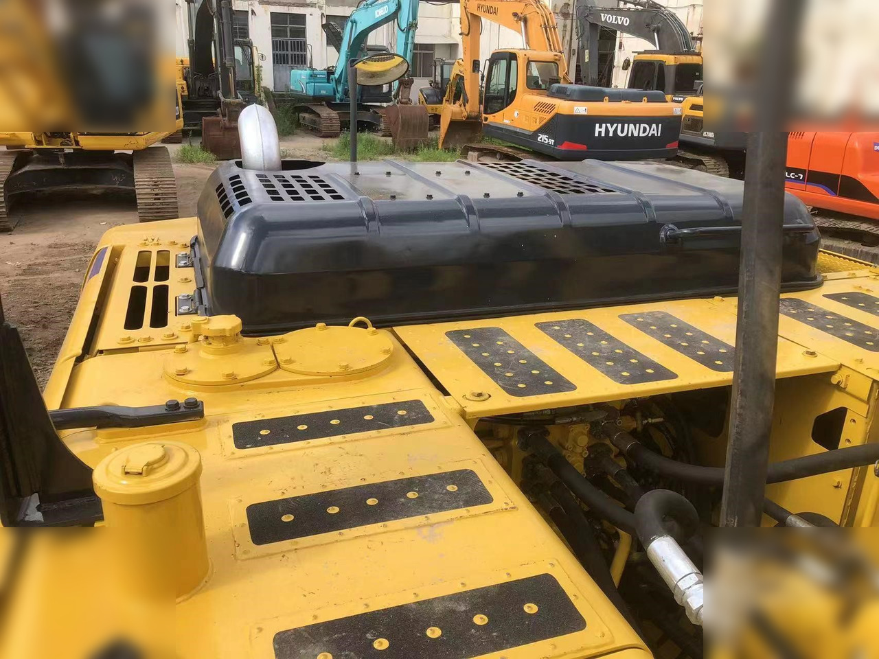 Vikšrinis ekskavatorius KOMATSU PC220-8N1: foto 6