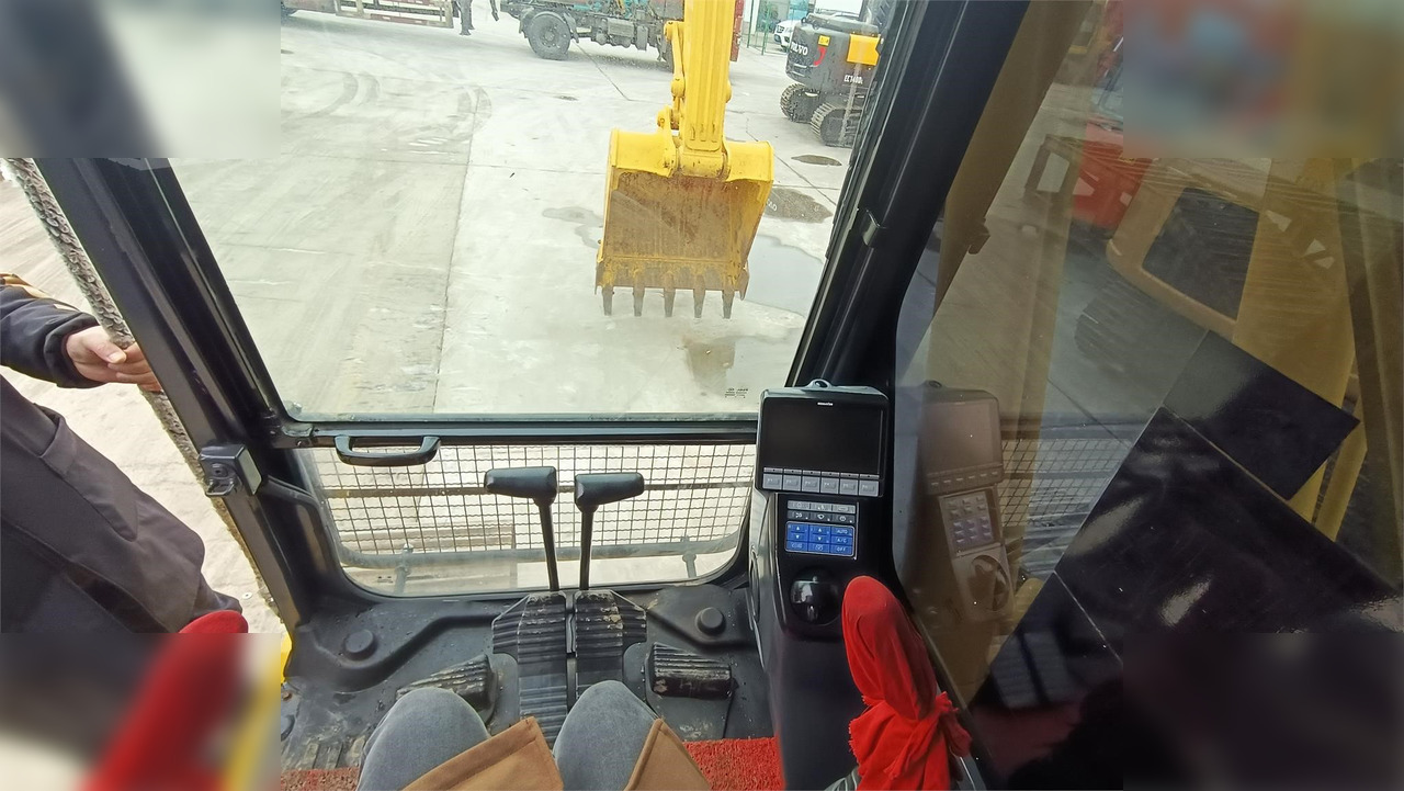 KOMATSU PC240 LC-8 - Vikšrinis ekskavatorius: foto 4 KOMATSU PC240 LC-8 - Vikšrinis ekskavatorius: foto 4