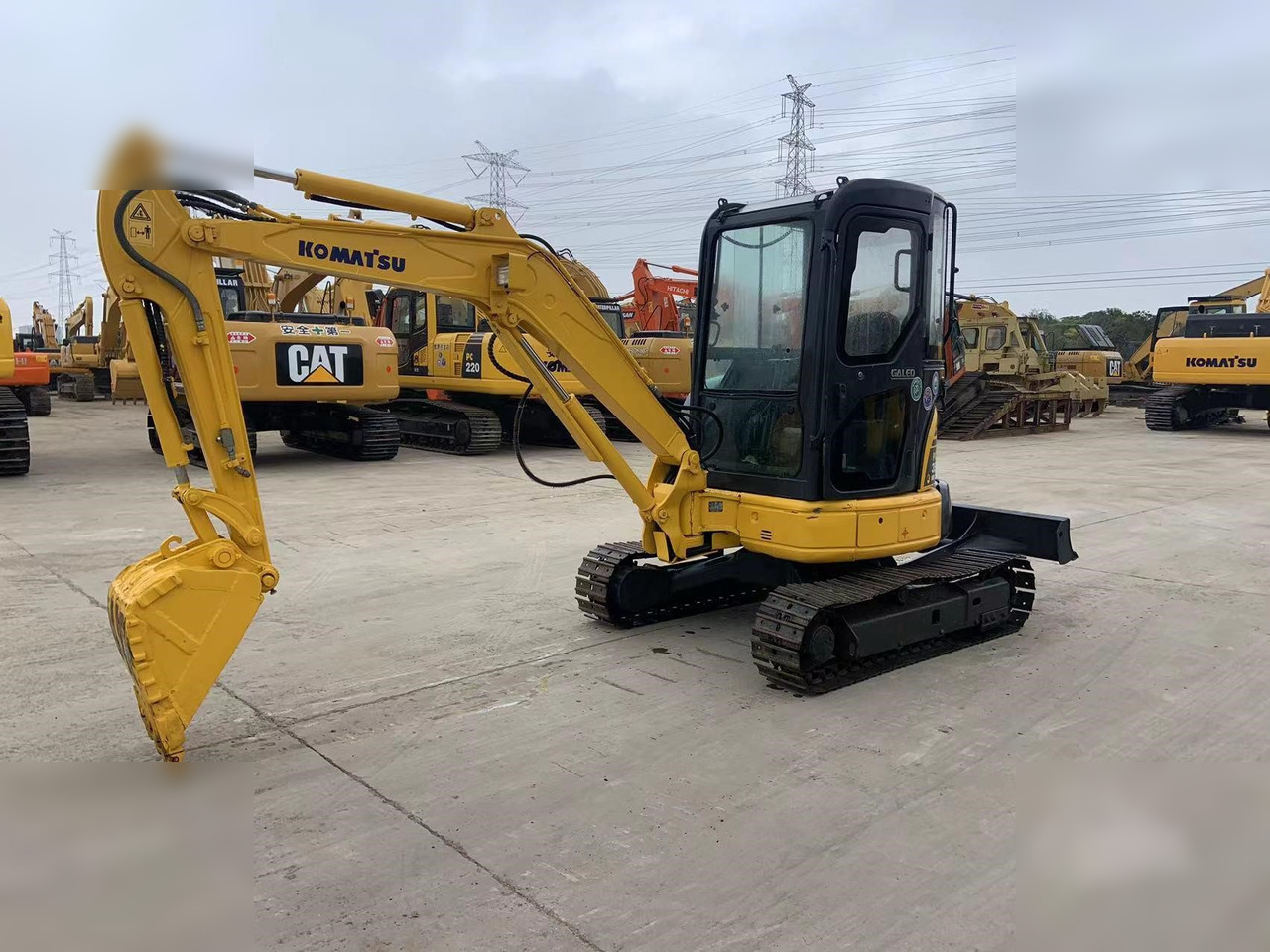 KOMATSU PC35MR-2 - Mini ekskavatorius: foto 1 KOMATSU PC35MR-2 - Mini ekskavatorius: foto 1