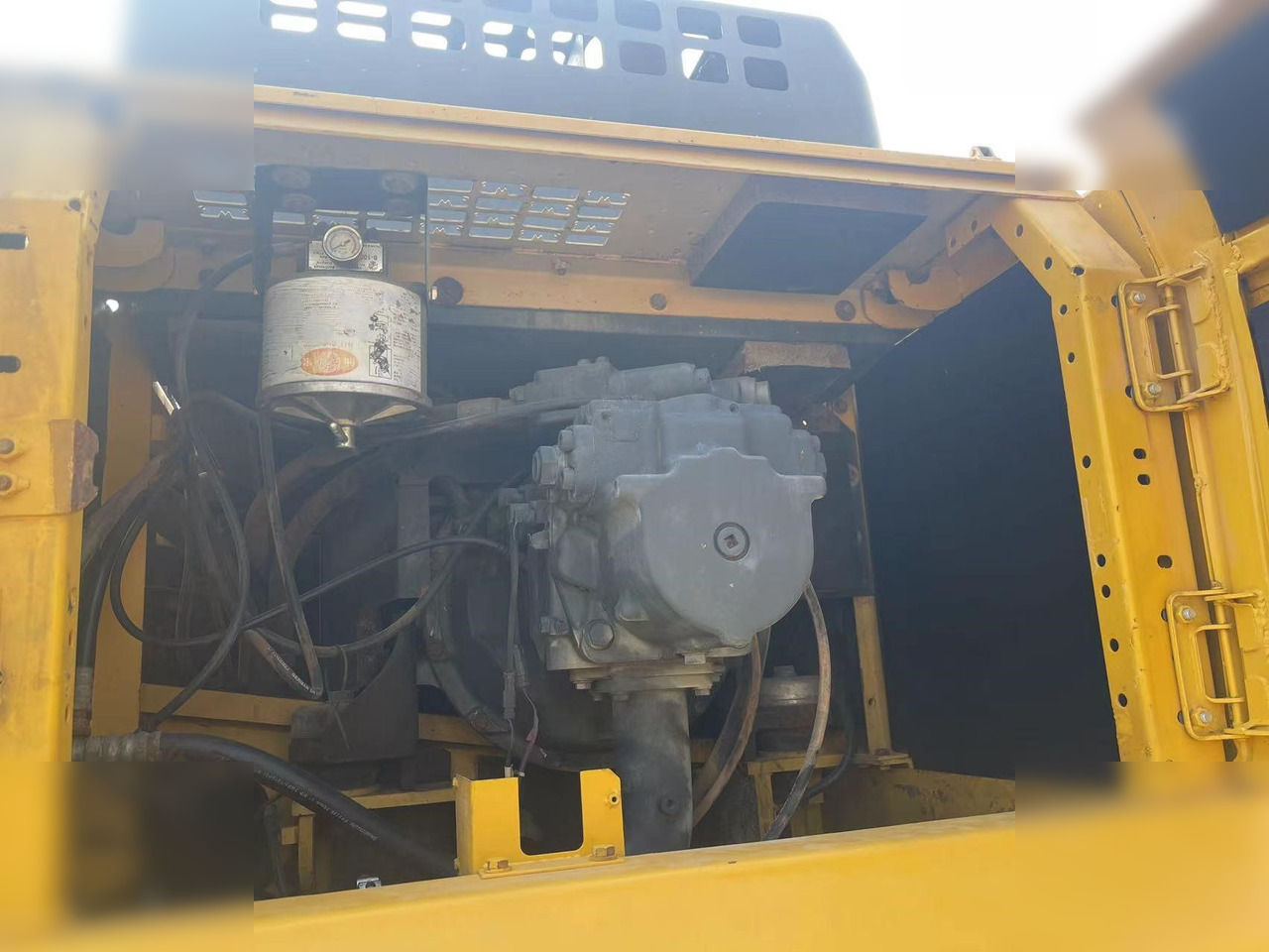 KOMATSU PC400-8R - Vikšrinis ekskavatorius: foto 5 KOMATSU PC400-8R - Vikšrinis ekskavatorius: foto 5