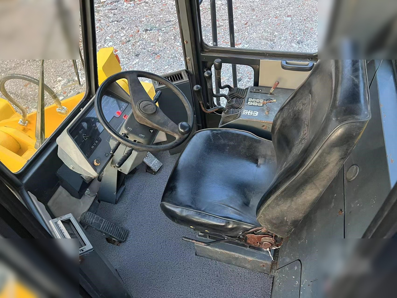 KOMATSU WA320-3 - Ratinis krautuvas: foto 5 KOMATSU WA320-3 - Ratinis krautuvas: foto 5