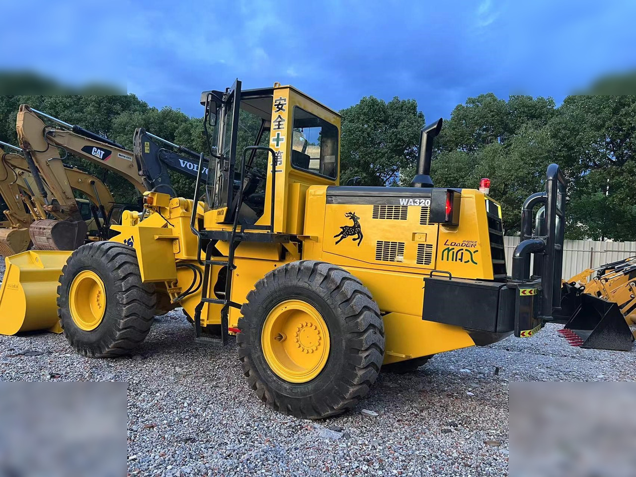 KOMATSU WA320-3 - Ratinis krautuvas: foto 2 KOMATSU WA320-3 - Ratinis krautuvas: foto 2