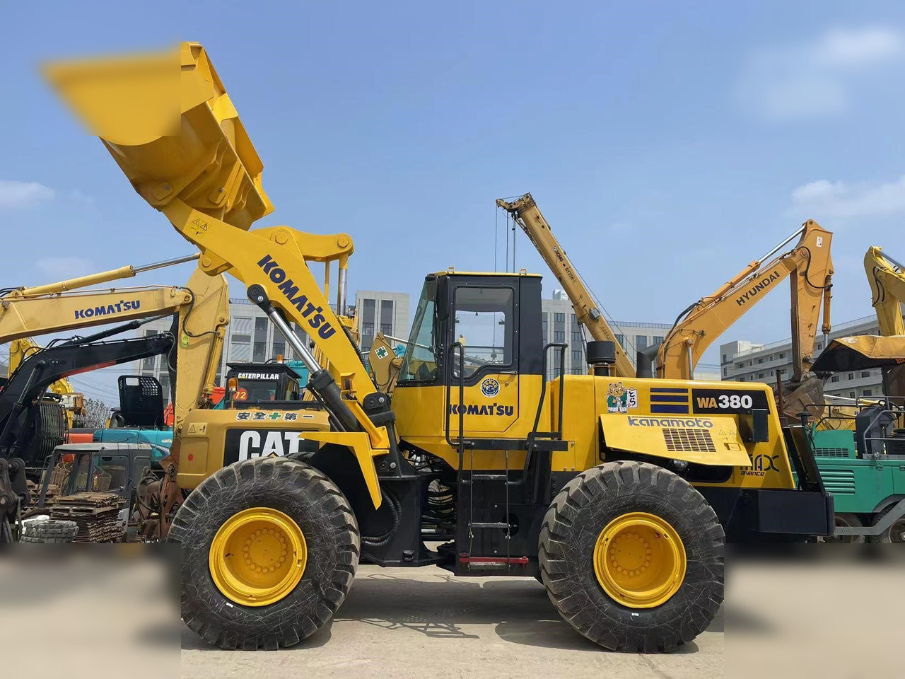 KOMATSU WA380-3 - Ratinis krautuvas: foto 1 KOMATSU WA380-3 - Ratinis krautuvas: foto 1