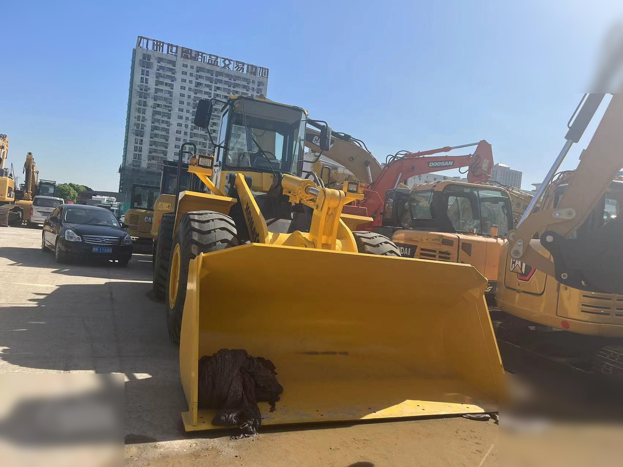 KOMATSU WA380-3 - Ratinis krautuvas: foto 3 KOMATSU WA380-3 - Ratinis krautuvas: foto 3