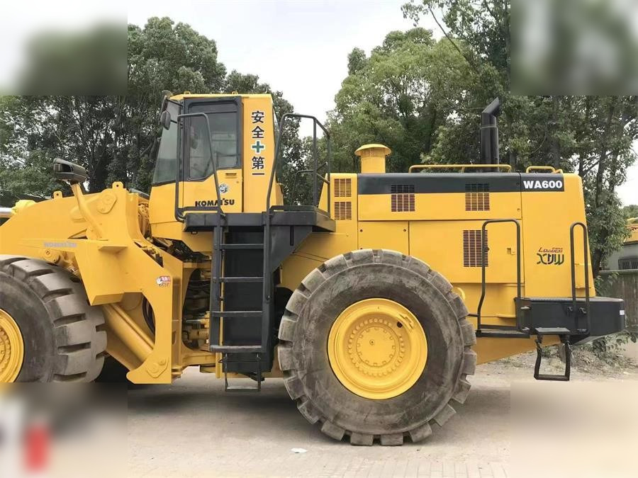 KOMATSU WA600-3 - Ratinis krautuvas: foto 3 KOMATSU WA600-3 - Ratinis krautuvas: foto 3