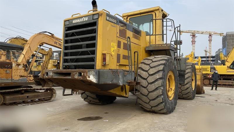 KOMATSU WA600-3 - Ratinis krautuvas: foto 2 KOMATSU WA600-3 - Ratinis krautuvas: foto 2