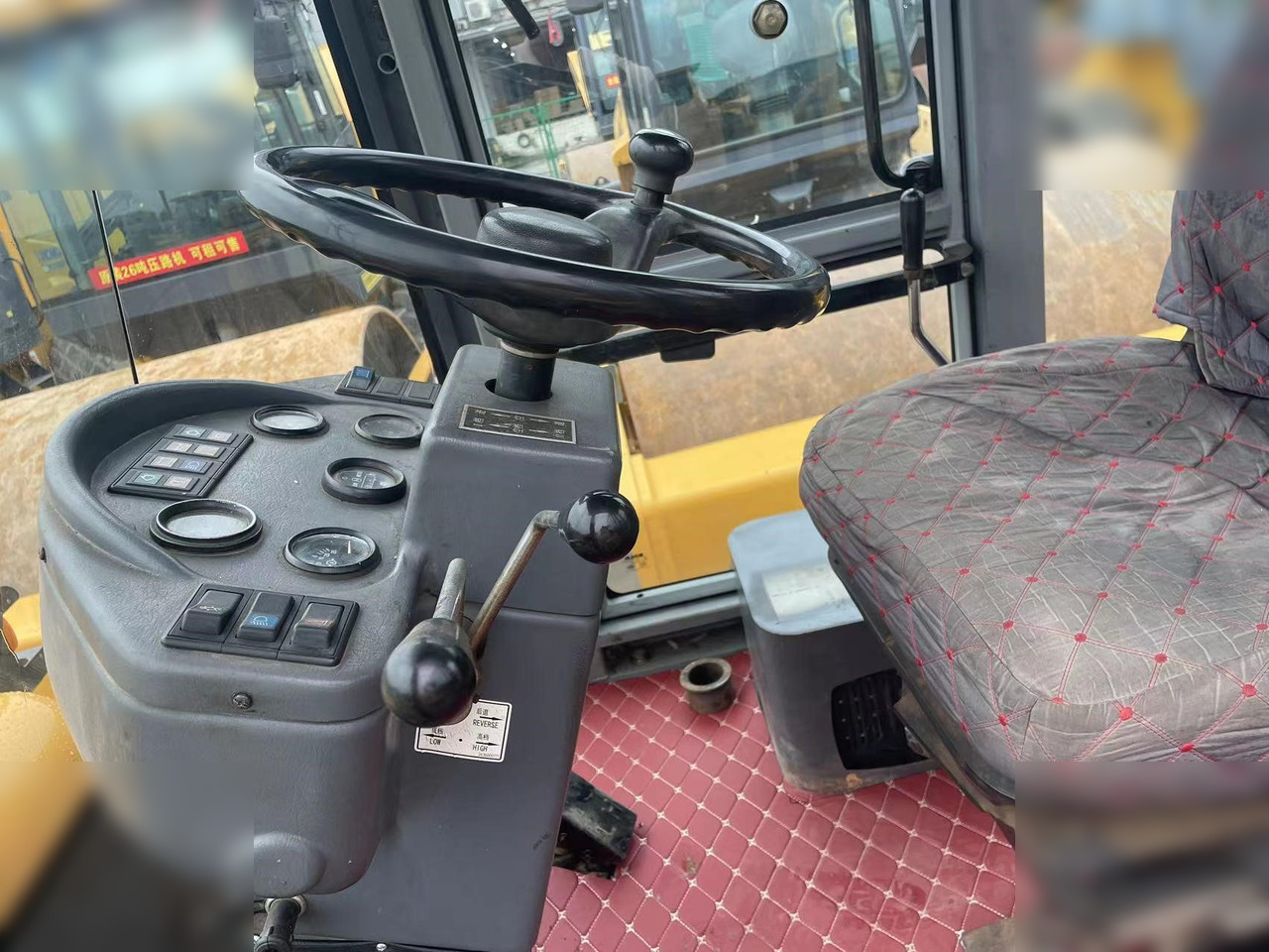 SDLG LGB680 - Ekskavatorius-krautuvas: foto 4 SDLG LGB680 - Ekskavatorius-krautuvas: foto 4