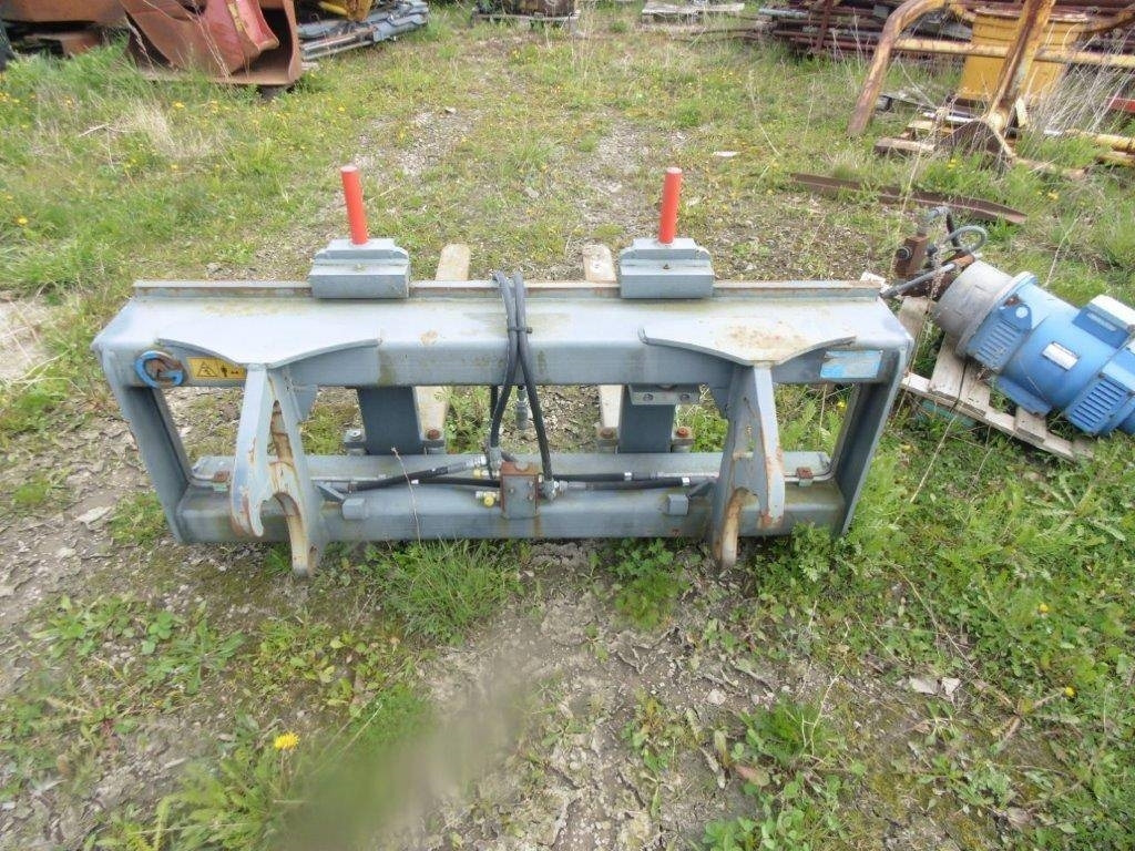 Gafflar Volvo L30-35 bredd 1500 längd 1600 - Šakės - Statybinė technika: foto 3 Gafflar Volvo L30-35 bredd 1500 längd 1600 - Šakės - Statybinė technika: foto 3