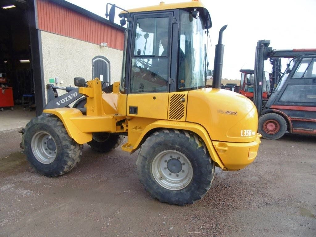 Volvo L 35 - Ratinis krautuvas: foto 4 Volvo L 35 - Ratinis krautuvas: foto 4